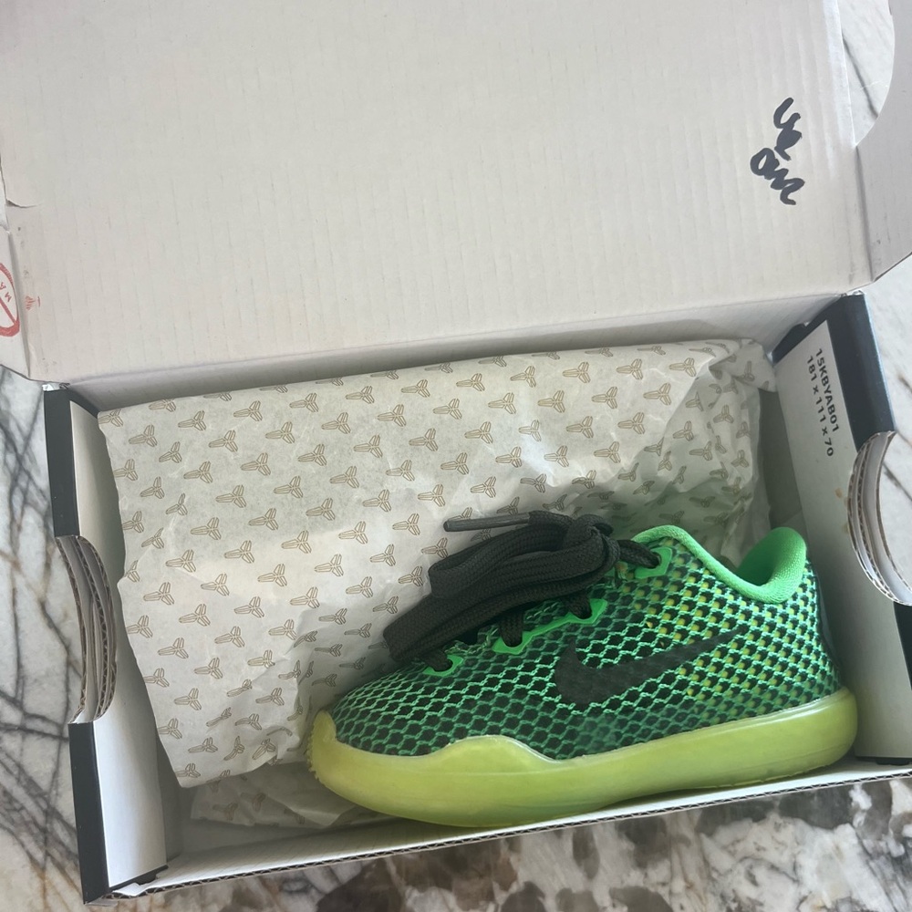 *NWB* Nike Kobe X (TD) poison green/ sequoia, 4c 🏀